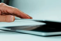Keep Monitor On When Laptop is Closed Windows 10