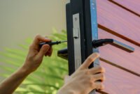 Estetika Tetap Terjaga! Rahasia Pasang Smart Door Lock Tanpa Bongkar Pintu Kayu Kesayangan