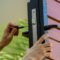 Estetika Tetap Terjaga! Rahasia Pasang Smart Door Lock Tanpa Bongkar Pintu Kayu Kesayangan